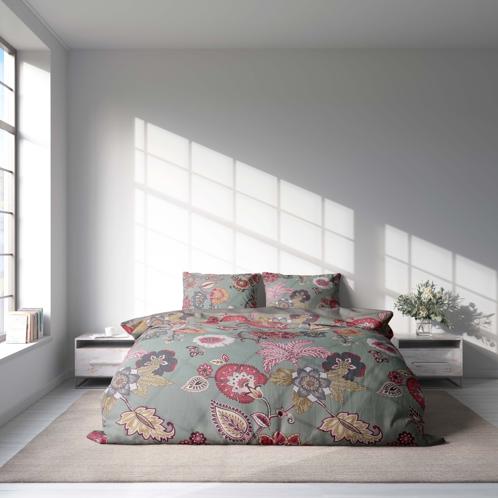 Satin bettwäsche set "Scarlet Garden". Bettwäsche aus Satin, 135/140x200 cm, 200x200 cm, 200x220 cm. Stilvolles graues bettwäscheset mit rosa und roten blumenmustern, ideal für einen schicken und farbenfrohen schlafzimmer-look.