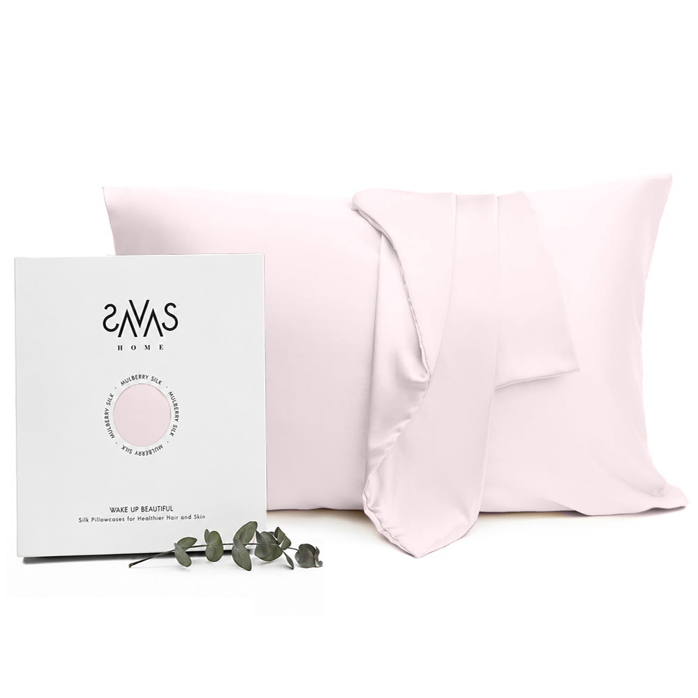 Seidenkissenbezug „Luxe Pink“. Kissenbezüge 50x60. Hellrosa seidenkissenbezug mit zartem glanz. Seidenkissenbezug „Luxe Pink“. Kissenbezüge 50x60. Hellrosa seidenkissenbezug mit zartem glanz.