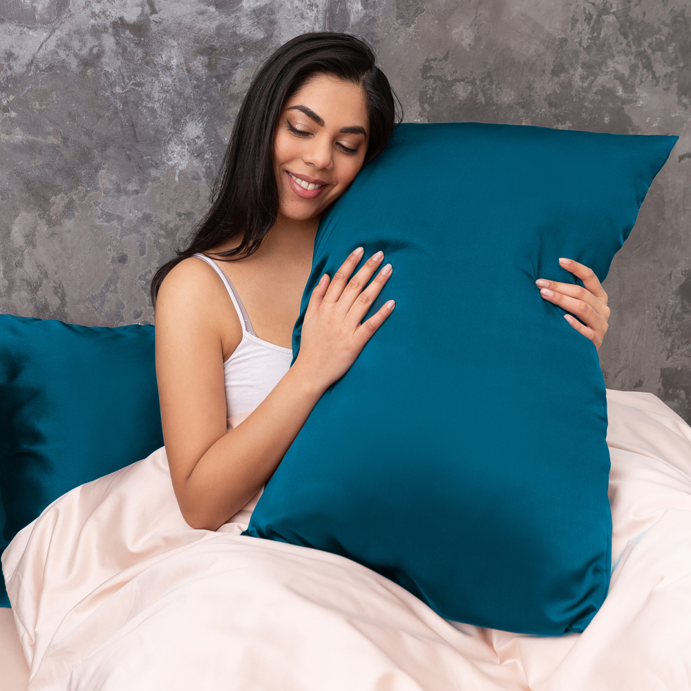 Der Seidenkissenbezug „Turquoise“. Seidenkissenbezug