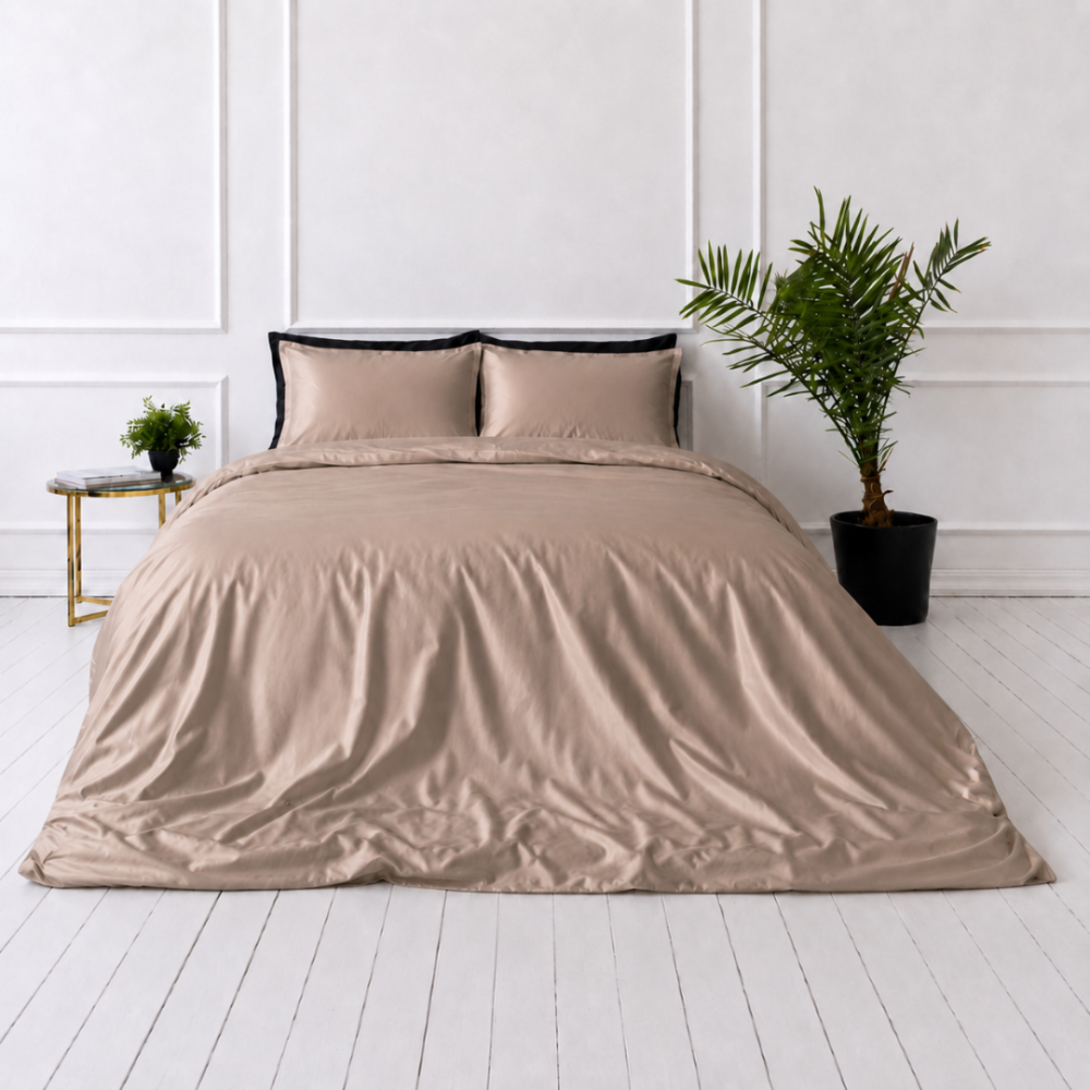 Seidenbettwäsche set "Saddle Silk". Bettwäsche sets, 200x200 cm, 200x220 cm. Elegantes champagnerfarbenes bettwäsche-set mit glatter glänzender oberfläche Seidenbettwäsche set "Saddle Silk". Bettwäsche sets, 200x200 cm, 200x220 cm. Elegantes champagnerfarbenes bettwäsche-set mit glatter glänzender oberfläche