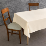 Tischdecke „Cream Calm Tablecloth“. Tischdecken aus Baumwolle, 135/140x200 cm, 140x240cm, 140x300 cm. Helle, einfarbige tischdecke in creme ohne muster