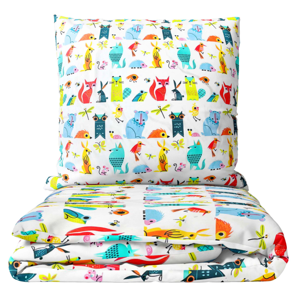Kinderbettwäsche set "Dwellers". Kinderbettwäsche, 135/140x200 cm. Entzückende weiße kinderbettwäsche mit farbenfrohen wildtieren: wölfe, kängurus, bienen, bären, kaninchen und mehr.