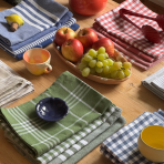 Küchentücher „Willow Kitchen Towel“. Geschirrtücher. Hellgrünes küchentuch mit klassischem weißem karomuster. Küchentücher „Willow Kitchen Towel“. Geschirrtücher. Hellgrünes küchentuch mit klassischem weißem karomuster.