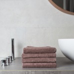 Badetuch „Light Brown towel“, 70x140 cm. Braun-graues handtuch mit schlichtem einfarbigem design