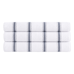 Badetuch „Pebble Stripe“, 70x130 cm. Weißes badetuch mit feinen grauen vertikalen streifen Badetuch „Pebble Stripe“, 70x130 cm. Weißes badetuch mit feinen grauen vertikalen streifen