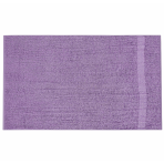 Badetuch „Purple Economic Towel“. Badetücher, 60x35 cm, 100x45 cm. Minimalistisches violettes handtuch im modernen badezimmerinterieur