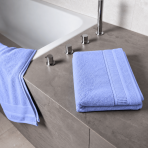 Badetuch „Royal Lilac towel“, 70x140 cm. Blaues badetuch mit geprägter oberfläche und dekorativem rand. Badetuch „Royal Lilac towel“, 70x140 cm. Blaues badetuch mit geprägter oberfläche und dekorativem rand.