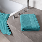 Badetuch „Royal Turquoise towel“, 70x140 cm. Badetuch in türkis mit strukturierter oberfläche und dekorativem rand. Badetuch „Royal Turquoise towel“, 70x140 cm. Badetuch in türkis mit strukturierter oberfläche und dekorativem rand.