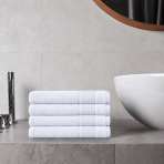 Badetuch „Royal White towel“, 70x140 cm. Weißes badetuch mit dekorativer gestreifter bordüre. Badetuch „Royal White towel“, 70x140 cm. Weißes badetuch mit dekorativer gestreifter bordüre.