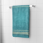 Badetuch „Seafoam olympian“. Badetücher, 70x140 cm. Türkisfarbenes handtuch mit griechischem goldornament am unteren rand Badetuch „Seafoam olympian“. Badetücher, 70x140 cm. Türkisfarbenes handtuch mit griechischem goldornament am unteren rand
