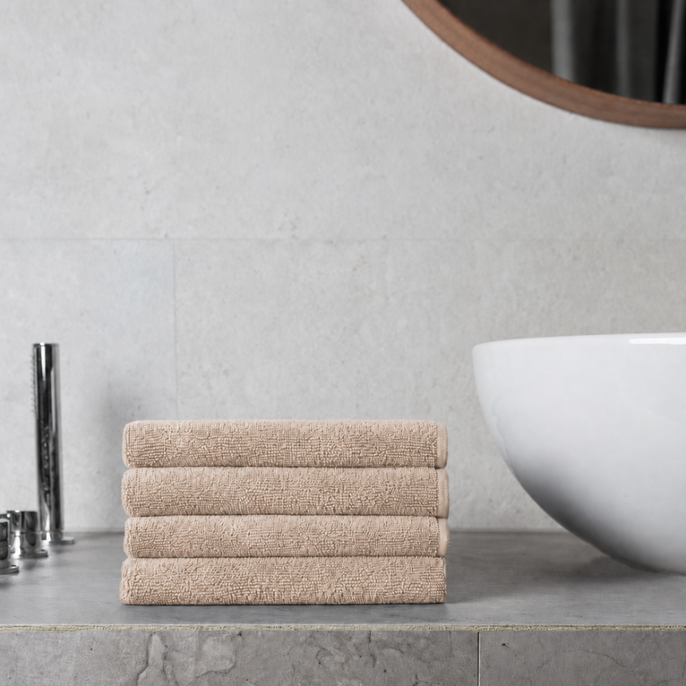 Badetuch „Toffee towel“, 70x140 cm. Handtuch in einheitlichem beigeton mit dezenter oberfläche Badetuch „Toffee towel“, 70x140 cm. Handtuch in einheitlichem beigeton mit dezenter oberfläche